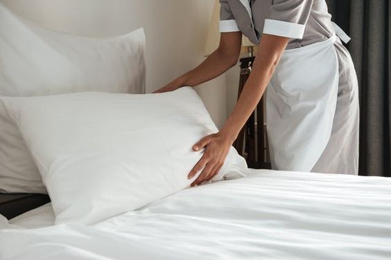 Какой должна быть идеальная подушка для гостиницы? | Комильфо